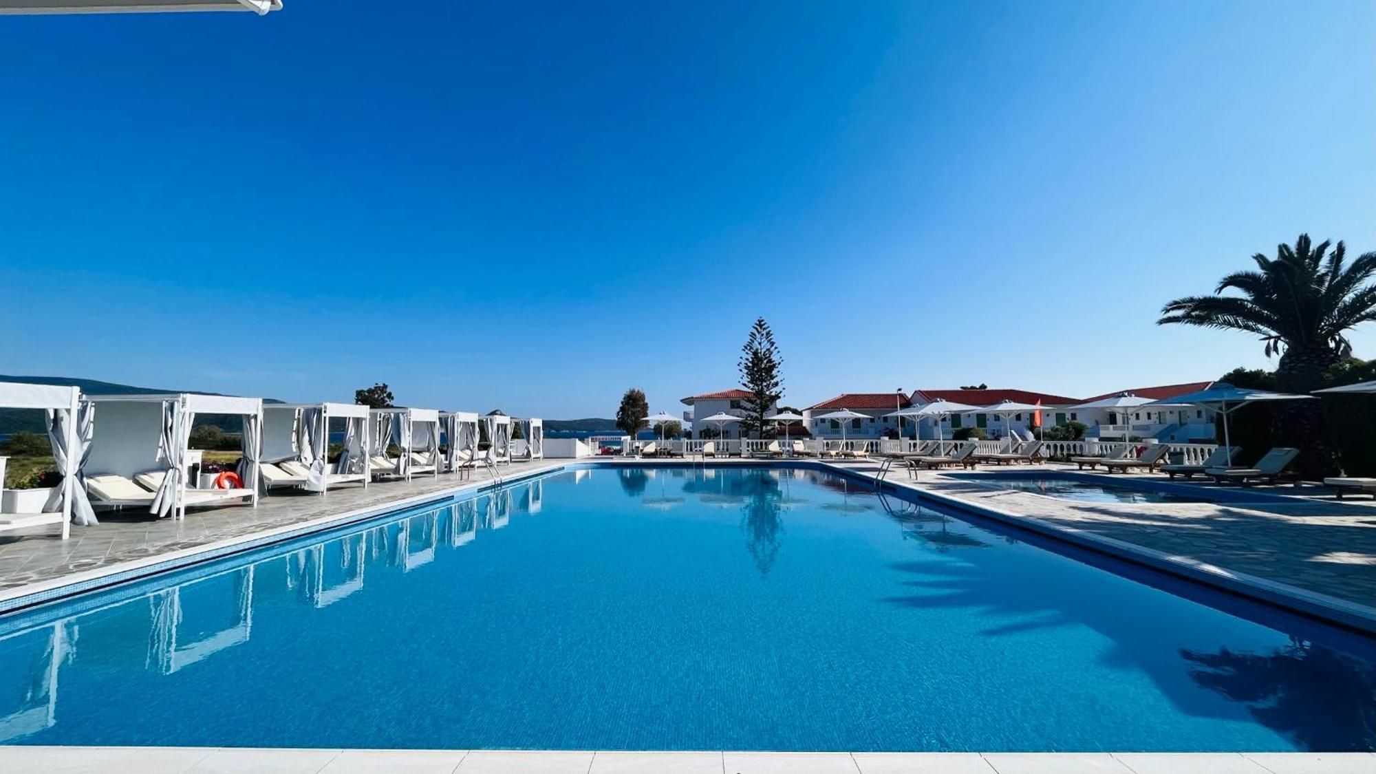Sirenes Beach Resort Samos Town Exterior foto